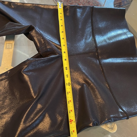 Knix,High Rise Contour Waist,faux leather leggings,nylon& 40% spandex. As new. - Picture 4 of 7